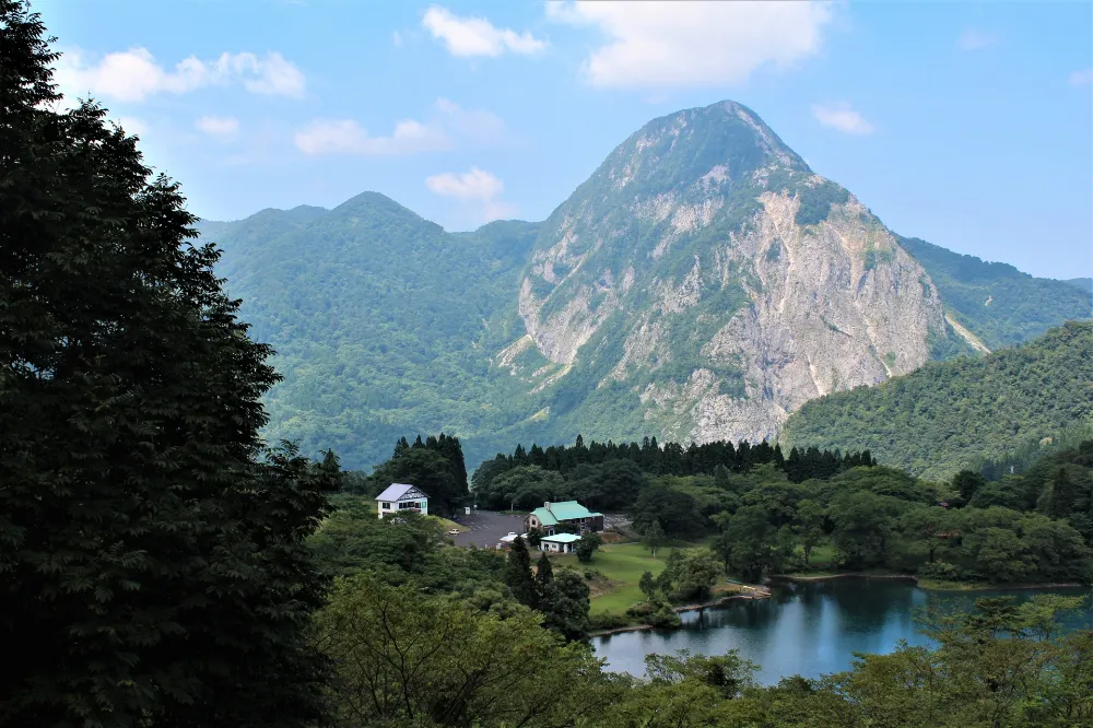白馬山麓国民休養地高浪の池キャンプ場
